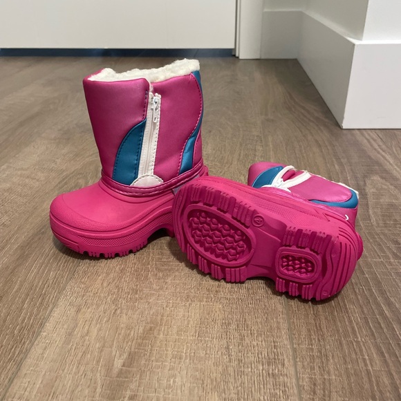 Pink toddler snow boots -size 4 - Picture 2 of 2